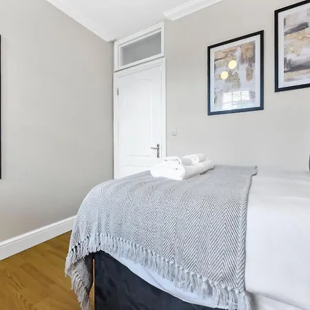 Central Charm: Stylish & Comfy 2Br Flat In Central Londen Buitenkant foto