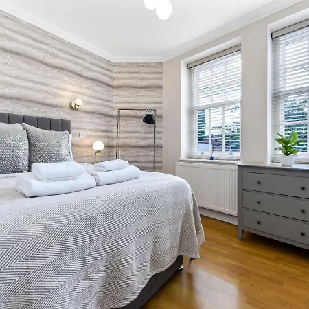 Central Charm: Stylish & Comfy 2Br Flat In Central Londen Buitenkant foto